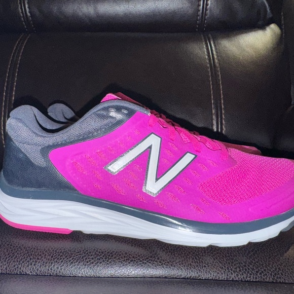 New Balance Women’s  490 V5 Running Shoe size 10.5 - Picture 3 of 6